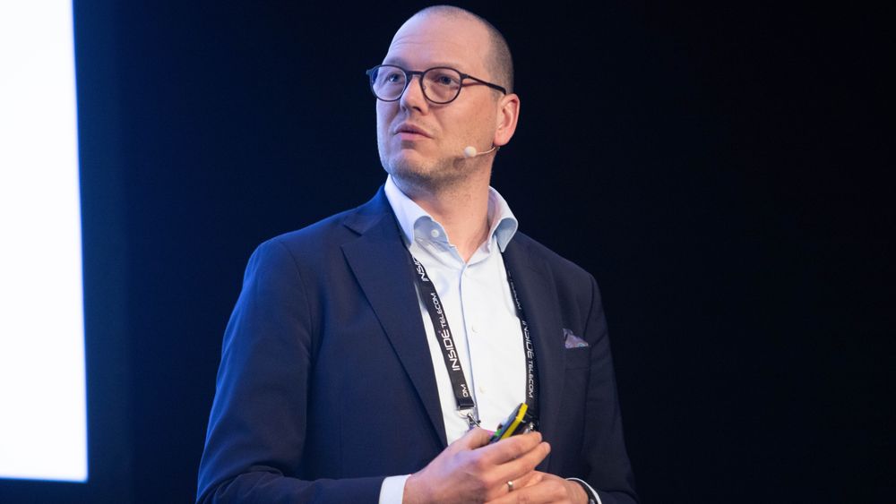 Administrerende direktør Ola Børke i Eidsiva Bredbånd har 20 prosent av omsetningen i Eidsiva-konsernet. Her fotografert under Inside Telecom-konferansen våren 2022.