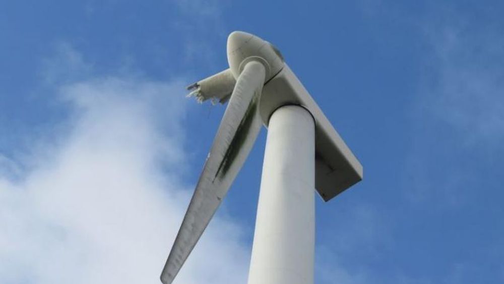 Skader på rotorbladene er blant de vanligste på nyere vindturbiner, ofte er det forårsaket av lynnedslag.