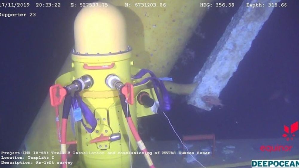 ROV-bilde viser montering av sonar på Troll B i 2019. Slike sonarer kan beskytte subseainstallasjoner ved å oppdage uønsket aktivitet.