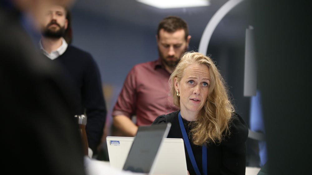 Seksjonsleder for integrasjoner, Marie Fuglesangi, i Helseplattformen under produksjonssetting av den nye milliardplattformen.