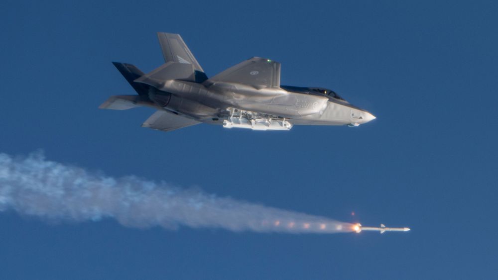 De norske F-35A-flyene skal utrustes med den nyeste versjonen Amraam luft-til-luft-missiler.