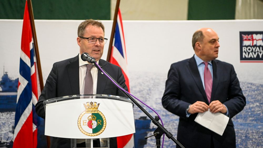 Norges forsvarsminister Bjørn Arild Gram og hans britiske kollega Ben Wallace kunngjorde onsdag at Storbritannia anskaffer Naval Strike Missile og dermed blir det tiende landet som tar i bruk sjømålsmissilet som produseres på Kongsberg.