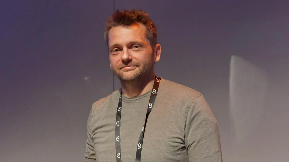 Kompleksitet i koden er en fiende, ifølge sikkerhetsforsker Erlend Oftedal. – Vi legger hele tiden til nye ting, vi utvider funksjonaliteten, og vi er ikke flinke til å fjerne ting.