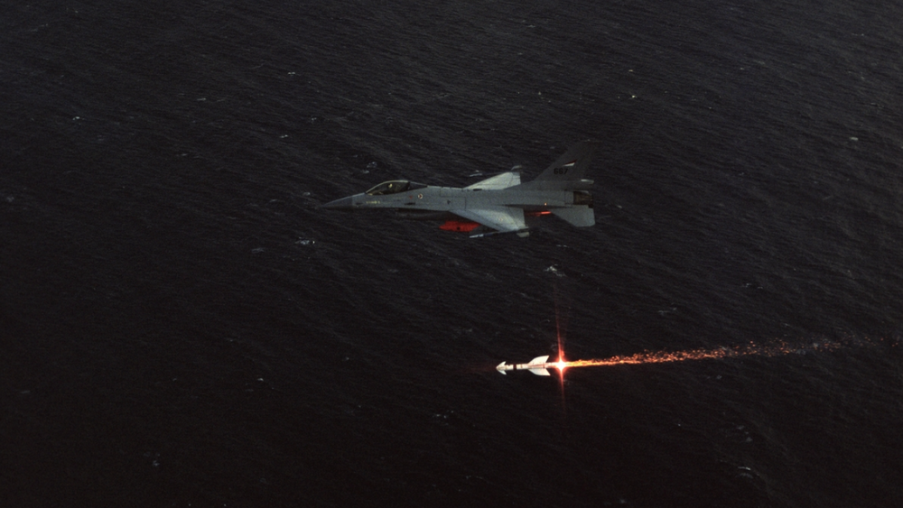 Testskyting av Penguin Mk 3 med F-16 i Andfjorden 1. juni 1984.