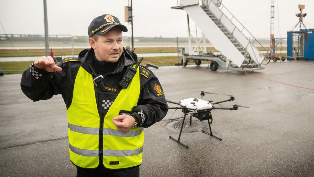 Politioverbetjent Jan Otto Johansen har fått jobben med å stoppe uønskede droneflyvninger i Norge.