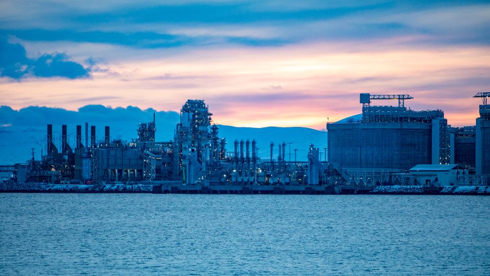 Askeladd-feltet har startet produksjonen i Barentshavet. Det er bygget ut i tilknytning til Snøhvit og produserer gass gjennom LNG-anlegget på Melkøya. 