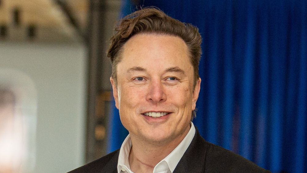 Twitter-eier Elon Musk har oppløst selskapets rådgivende, uavhengige ekspertråd.