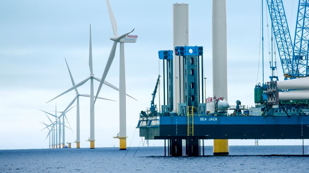Havvind har blitt viktig for europeisk kraftforsyning. Her fra Anholdt-offshore vindpark i Danmark.