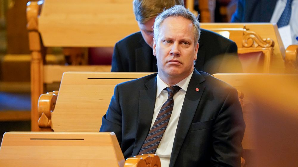 – Det er ikke godt nok, sier samferdselsminister Jon-Ivar Nygård til TV 2.