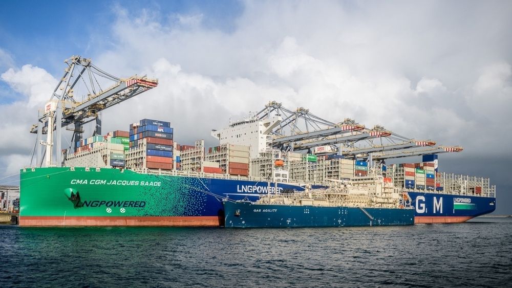 Containerskip bestilles i økende grad med LNG som drivstoff. CMA CGM Jacques Saadé var det første store LNG containerskip til å bunkre gass i Rotterdam i 2020.
