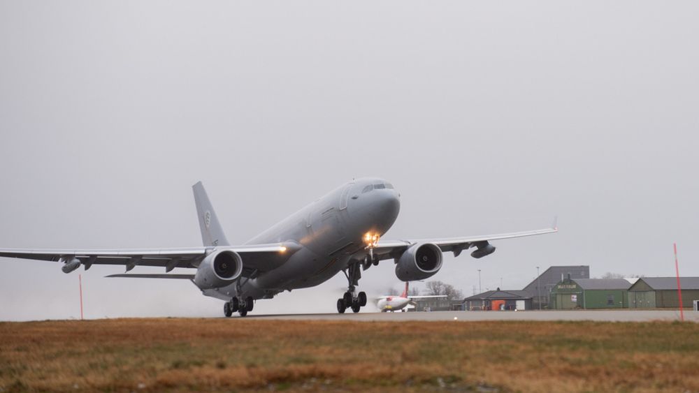 332 skvadron dro med soldater, utstyr og drivstoff i et A330 MRTT fra Ørland til Keflavik mandag ettermiddag.