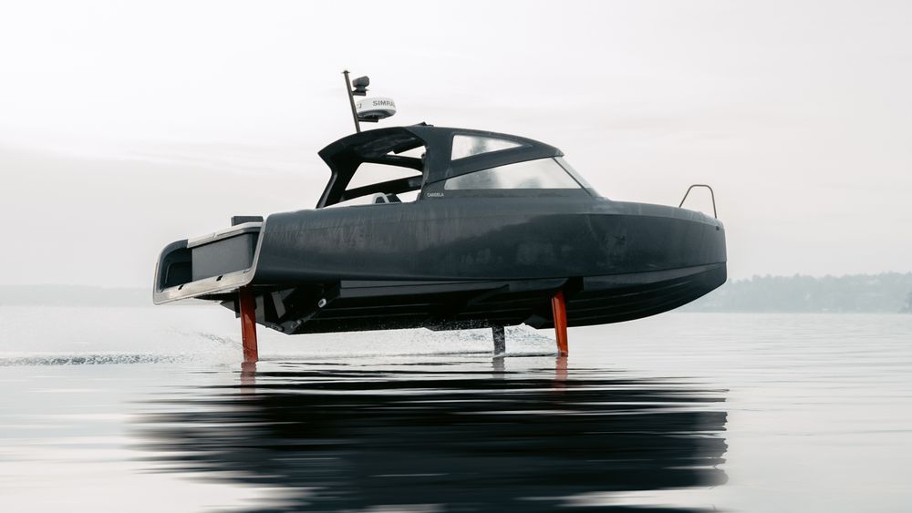 Fly eller båt: Candela C-8 kan fly over vannet mye lenger med det nye batteriet fra Polestar 2.