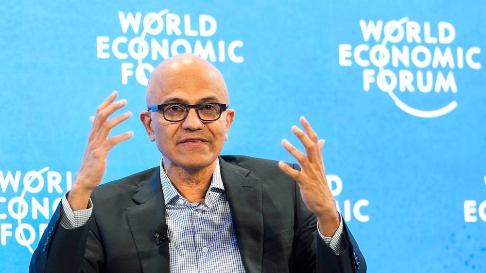 Microsoft-sjef Satya Nadella fortalte om noen av Microsofts planer for OpenAI under World Economic Forum denne uken. Bildet er fra samme arrangement i 2022.