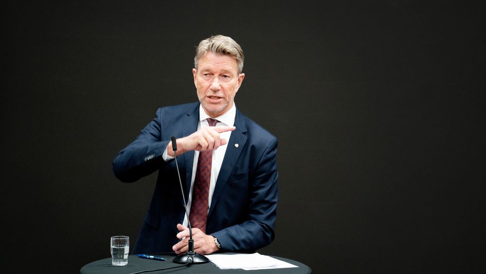 Olje- og energiminister Terje Aasland sier han kun vil forholde seg til den søknaden om elektrifisering av LNG-anlegget på Melkøya som Equinor har sendt inn. Han vil ikke ta stilling til mulig CO2-fangst- og lagring som alternativ løsning. 