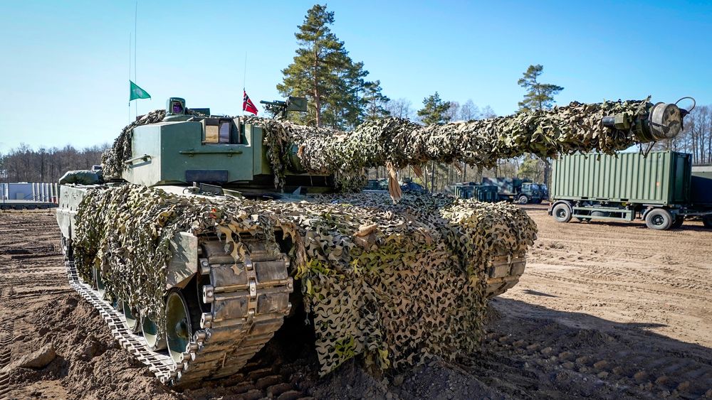 Norske stridsvogner av typen Leopard 2A4 fotografert i Litauen i mars i fjor.