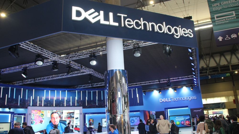 Rundt 55 prosent av Dells inntekter kommer fra PC-salg. Her fra Mobile World Congress i 2022.