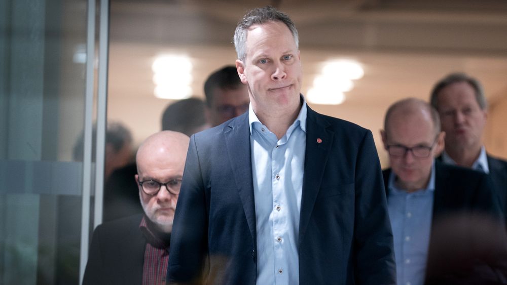 Samferdselsminister Jon-Ivar Nygård har sendt ut oppdraget for den eksterne granskningen av Follobanen-problemene.