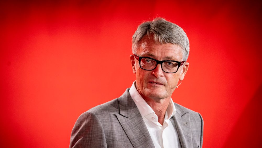 Aker-sjef Øyvind Eriksen melder om røde tall.