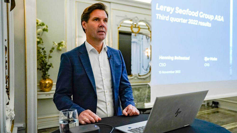 Administrerende direktør i Lerøy Seafood Group, Henning Beltestad under resultatpresentasjonen i november 2022.