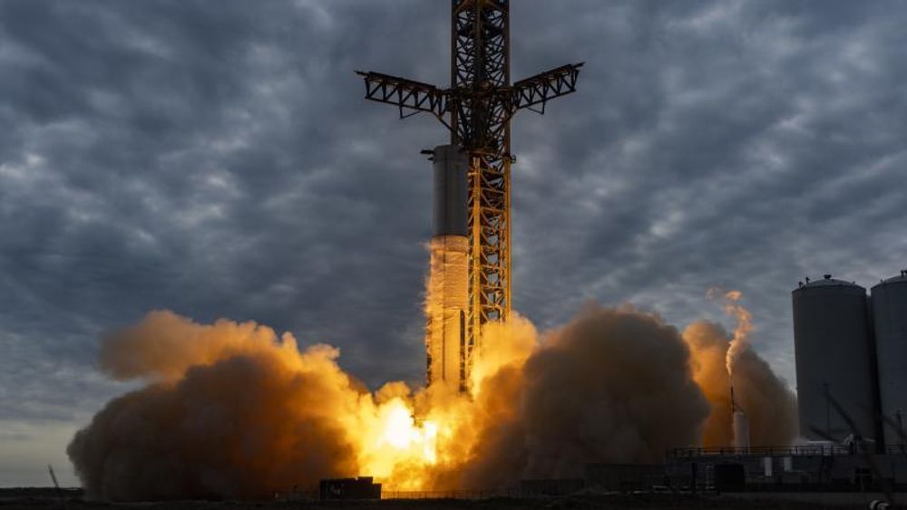 9. januar gjennomførte SpaceX en avgjørende motortest av Starships boosterrakett. 31 av 33 motorer tente. Én ble slått av før testen, og en annen sluknet underveis i testen. Dermed er det gode muligheter for å få se Starship i lufta i løpet av de neste månedene.