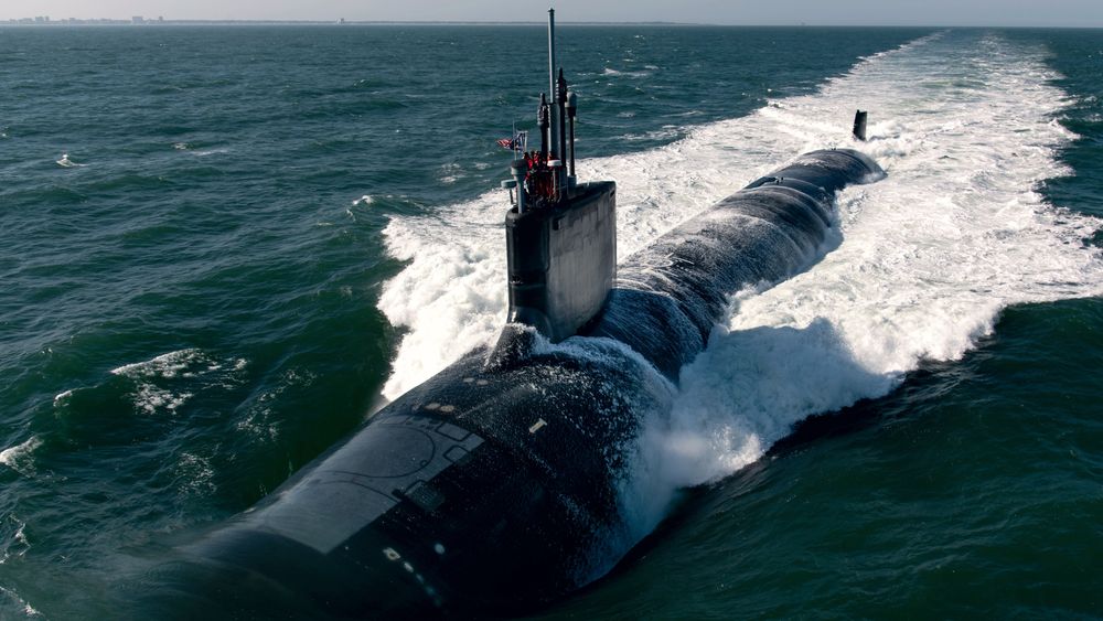 Virginia-klassen: Det er slike ubåter Australia ønsker å kjøpe. Bildet viser amerikanske USS Montana (SSN 794), en av de nyeste ubåtene i Virginia-klassen, under testing i Atlanterhavet i 2022.