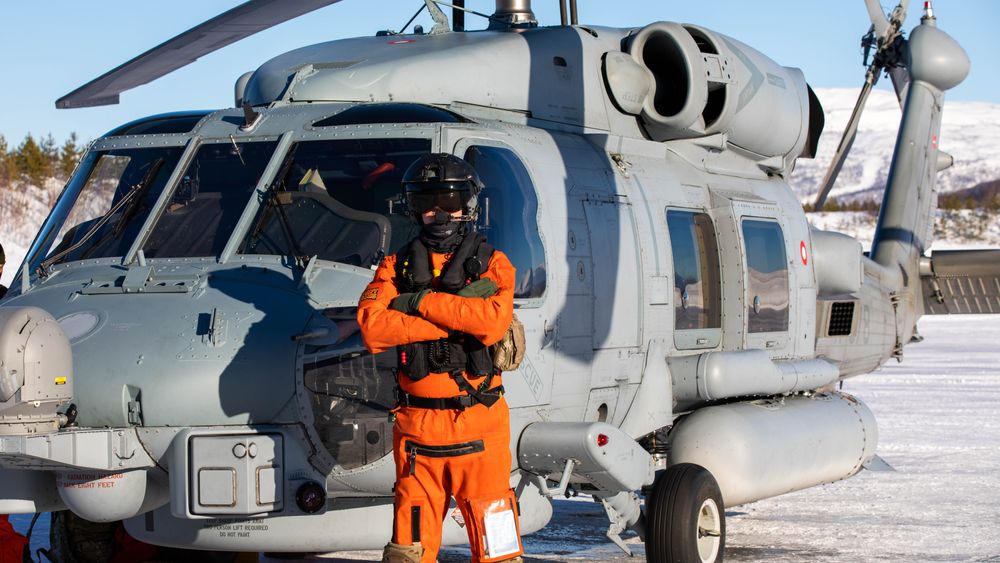 De danske helikoptrene bærer på en utvendig flåte, men selve helikopteret synker ganske kjapt ved en eventuell nødlanding til havs.