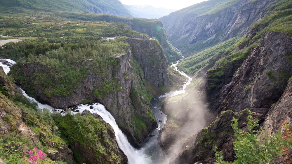 Vannkraften er fullstendig dominerende og stod for 92,1 prosent av norsk kraftproduksjon, vindmøllenes andel av totalen var kun 7,9  prosent. 