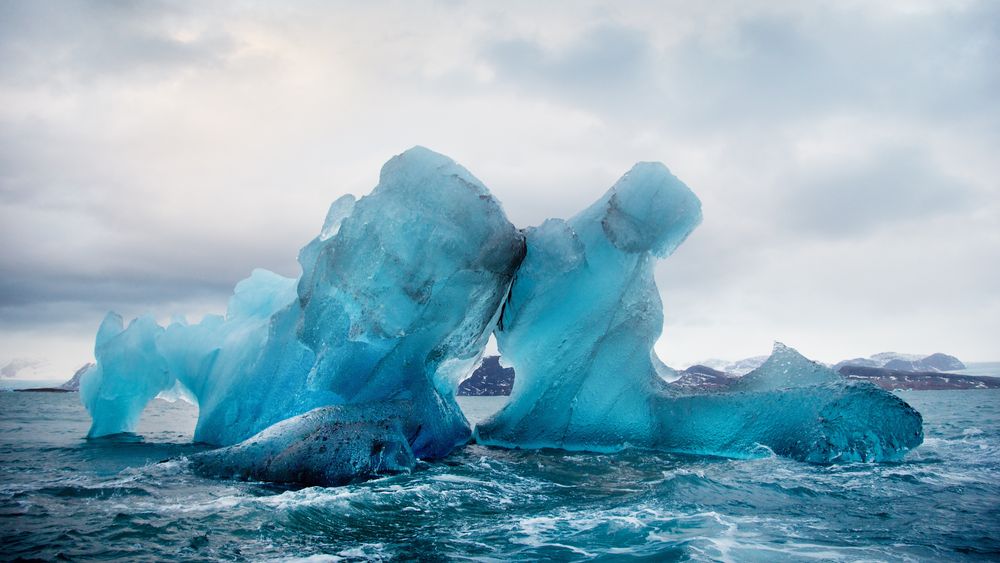 Isfjell i utenfor Ny-Ålesund på Svalbard.