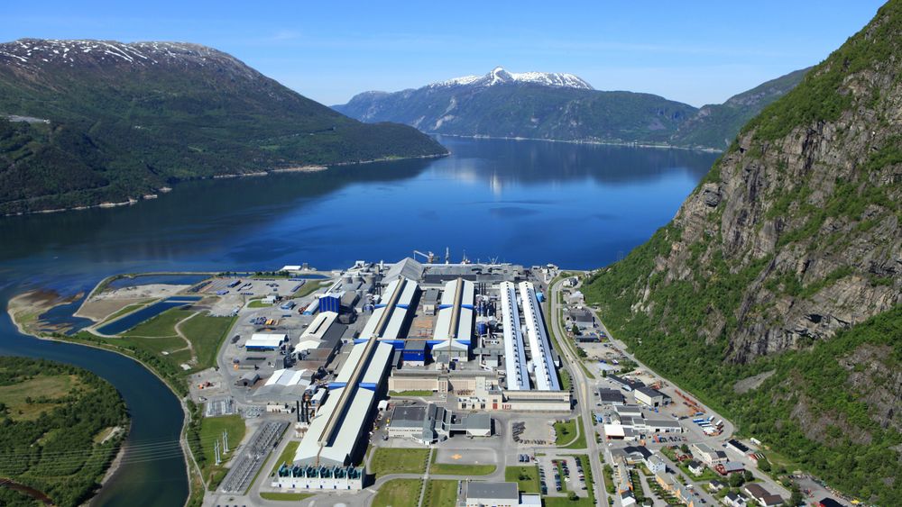 Hydros aluminiumsverk på Sunndalsøra er Norges største strømforbruker, og bruker 6 TWh strøm i året. 