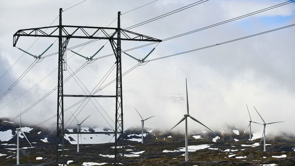 Artikkelforfatter Bjørn Hennum Øvrebotten mener vi trenger en evaluering av strømforsyningen i Norge fram mot 2050 der forsyningssikkerheten helt fram til forbrukerne må stå sentralt.Bildet er fra Sørfjord vindkraftverk utenfor Narvik.