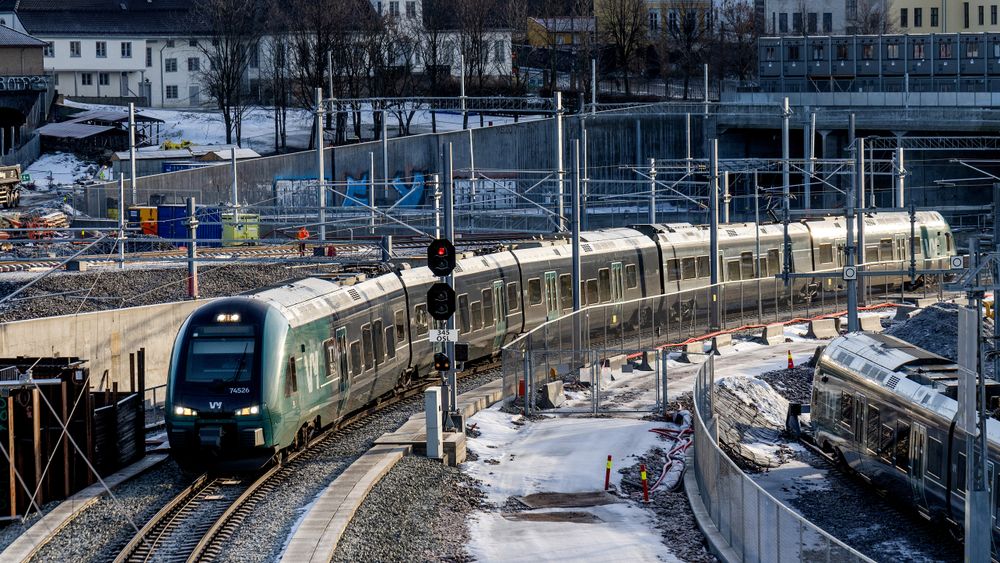 Det er store forsinkelser på alle tog til og fra Oslo onsdag.