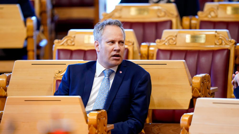 Samferdselsminister Jon-Ivar Nygård (Ap) i Spørretimen i Stortinget onsdag.