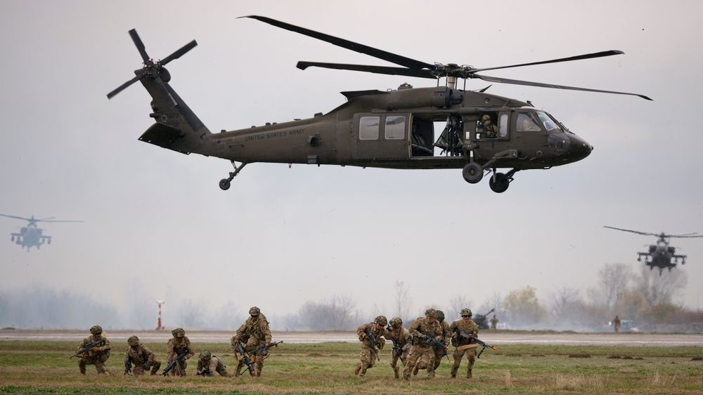 Ifølge lekkede dokumenter fra det amerikanske forsvarsdepartementet er rundt 100 spesialsoldater fra et knippe Nato-land på plass i Ukraina.