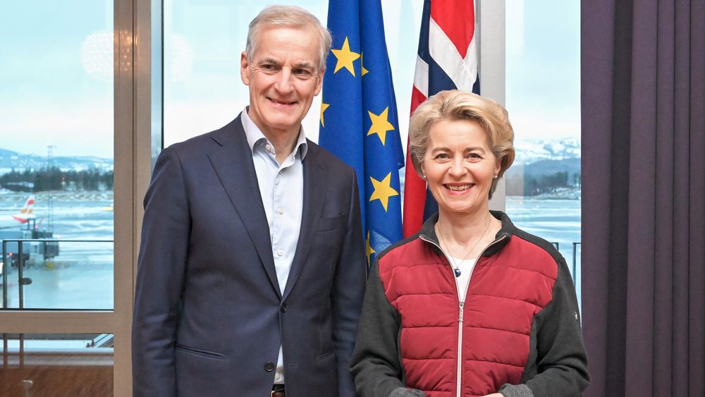 Statsminister Jonas Gahr Støre og EU-kommisjonens president Ursula von der Leyen kan trolig signere en grønn allianse mandag. Her fra turen til Troll-feltet i mars.