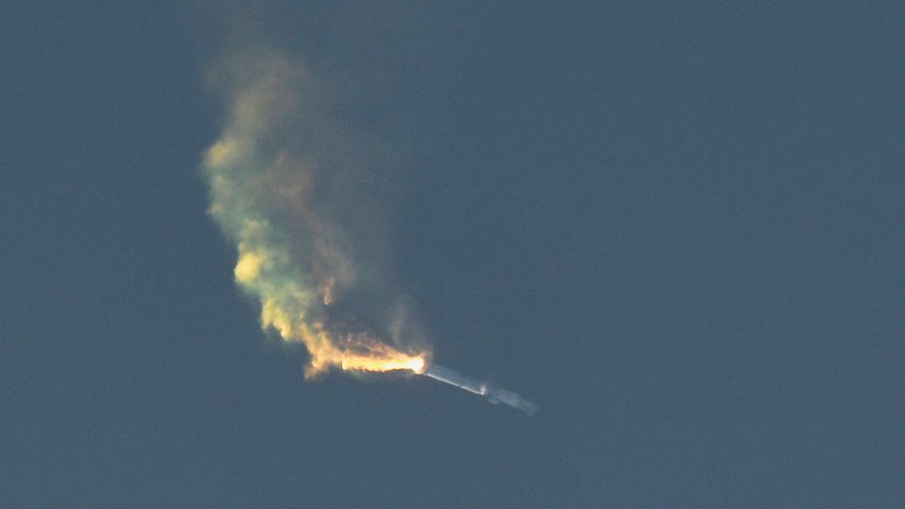 Den gigantiske raketten Starship  eksploderte etter noen få minutter i luften.
