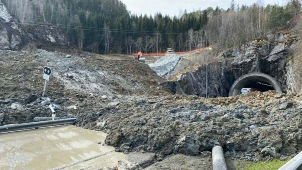Jordraset som gikk over E6 ved munningen av Stavsjøfjelltunnelen 4. mai 2022, har bidratt til forsinkelsen i milliardprosjektet E6 Ranheim-Værnes.