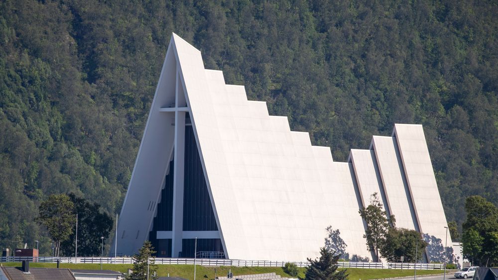 Ishavskatedralen i Tromsø. Etter bispemøtet i februar i år har Den norske kirke blitt utsatt for flere nettangrep. Ingen av dem skal ha ført fram.