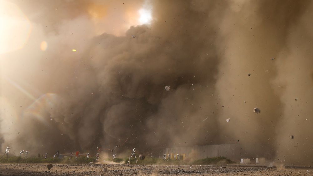 Eksplosjonen etter SpaceX-oppskytingen i april utløste en brann på bakken og sendte en sky med pulverisert betong over 10 kilometer nordvestover.