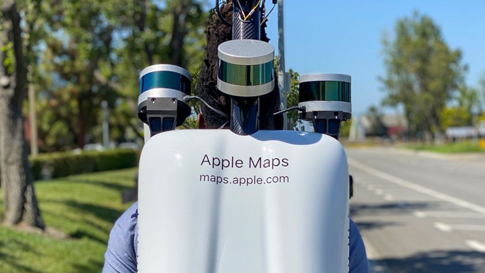 Apple har utviklet sitt eget Apple Maps Backpack System, som kartlegger områder der bare fotgjengere og syklister kan ferdes.
