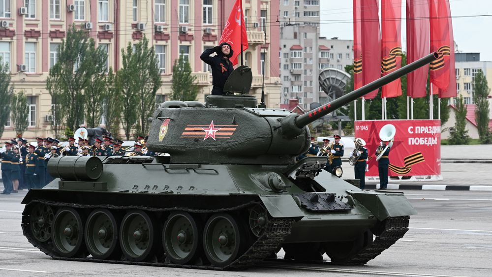 Denne enslige T-34-en var den eneste stridsvogna som deltok i militærparaden i Moskva tirsdag 9. mai.