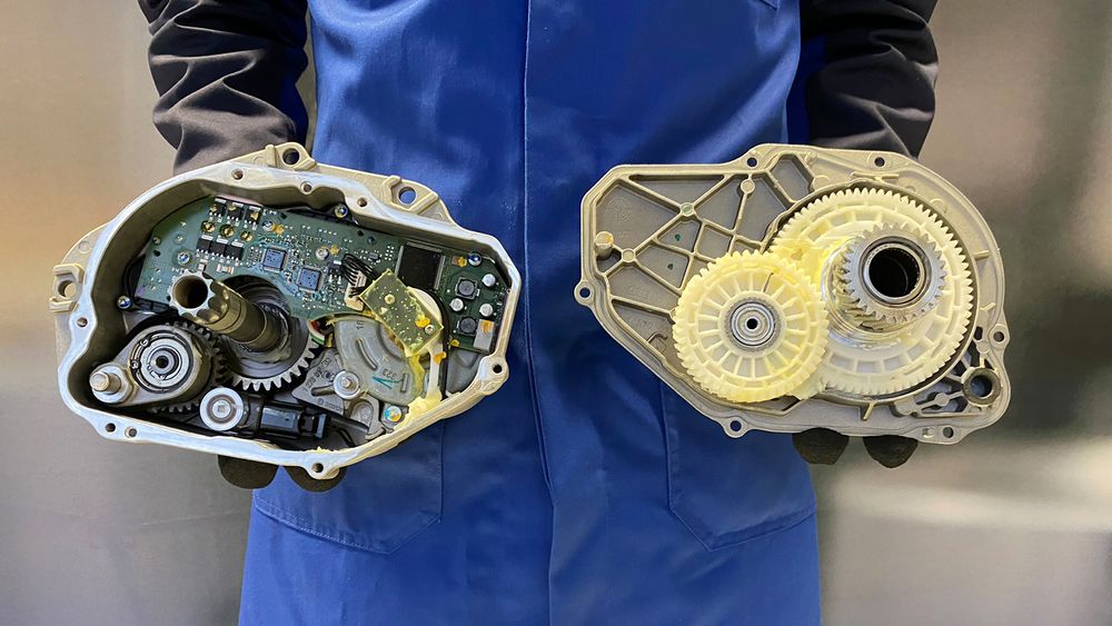 Fraunhofer-instituttet har utviklet et system for å 3D-printe nye slitedeler til elsykkelmotorer. I dag blir slike sjelden reparert, fordi reservedeler ikke er tilgjengelige.