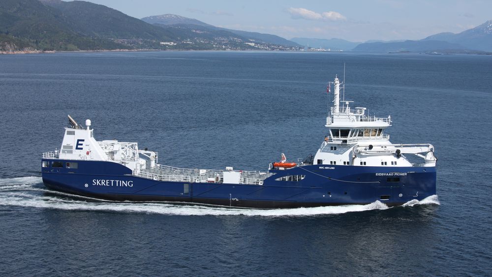 MS Eidsvaag Pioneer er ombygget til autonom drift. Nå i mai er det gjennomført tester der mannskapet sitter på kontrollsenter i Ålesund mens skipet seiler med fiskefôr utenfor Kristiansund. 