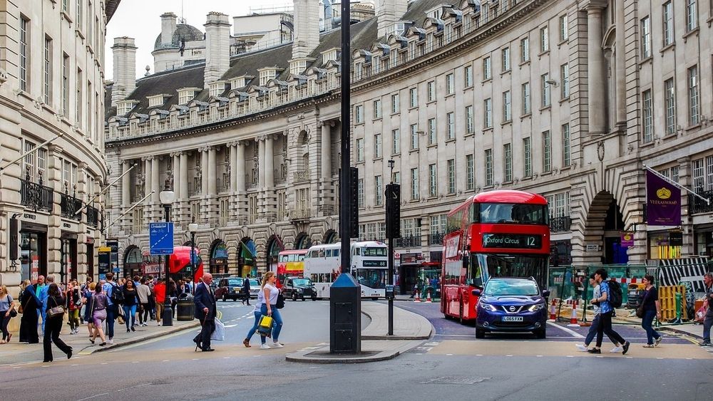 – De aller fleste norske mobiltilbydere tilbyr allerede i dag Roam Like Home for egne sluttbrukere som besøker Storbritannia. Det har vært viktig for meg å legge til rette for at de fortsatt skal gjøre det etter brexit, sier kommunal- og distriktsminister Sigbjørn Gjelsvik.