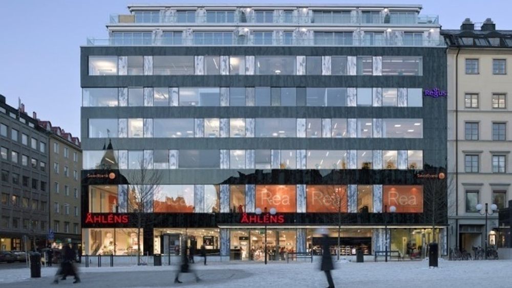 I eiendommen med varehuset Åhlens på gateplan på Östermalmstorg i Stockholm har Proptivity bygd et innendørs 5G-nett med Ericsson-utstyr. Huseier betaler for leie av nettet, mens alle mobiloperatører kan koble seg til, om de vil. 