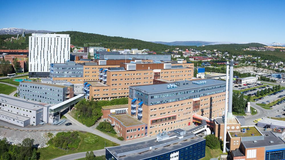 Hackergruppen vil frede sykehus fra løsepengevirustjenesten. Det vil si at Helse Nord, der det ble bekreftet datainnbrudd i 2022, ikke ville blitt angrepet av gruppens løsepengevirus eller fått dekrypteringsnøkkelen gratis. Her representert ved UNN i Tromsø.