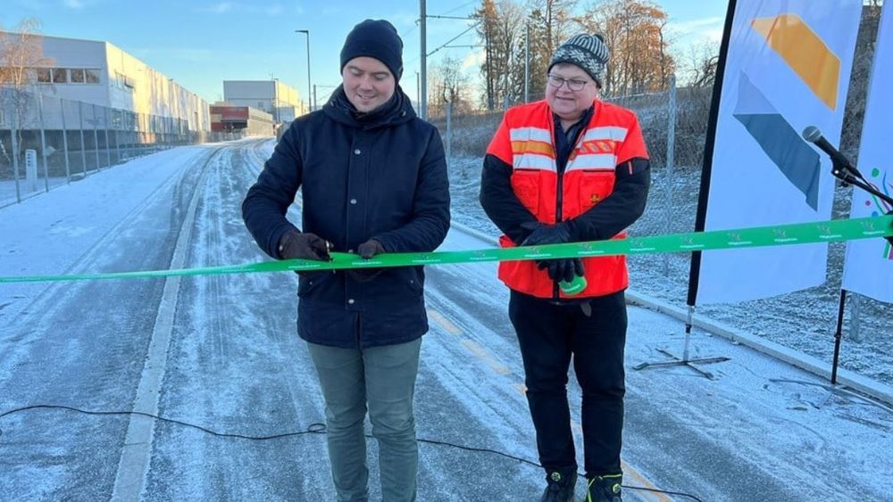 Sykkelruta er offisielt åpnet! Fv. Tore Dyrendahl, leder av byutviklings- og samferdselskomiteen i Trondheim kommune og Torstein Ryeng, prosjektleder i Statens vegvesen.