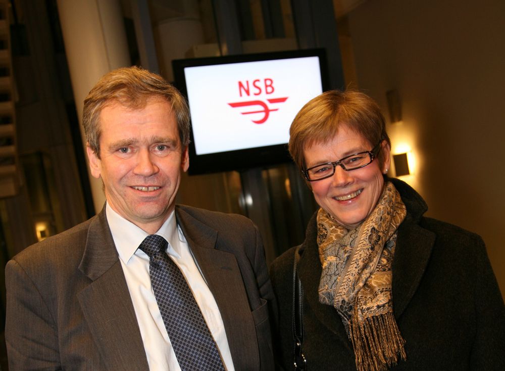 NSB-sjef Einar Enger og Jernbanedirektør Elisabeth Enger.