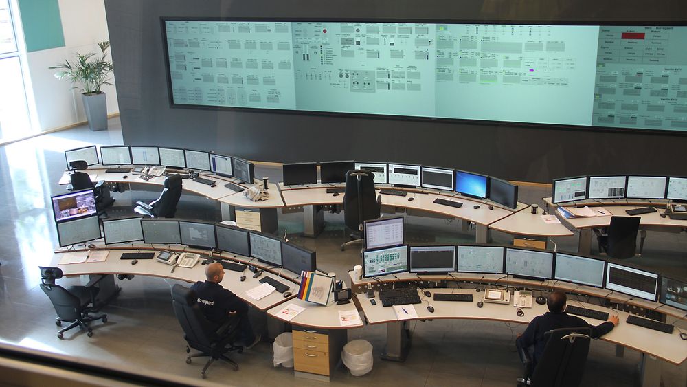 Da prosjektet startet var det 15 kontrollrom i Borregaards fabrikker. Med  kun en moderne operasjonssentral ville antall alarmer vært uhåndterlig for de fire operatørene som skal betjene fabrikkene når alt er ferdig.