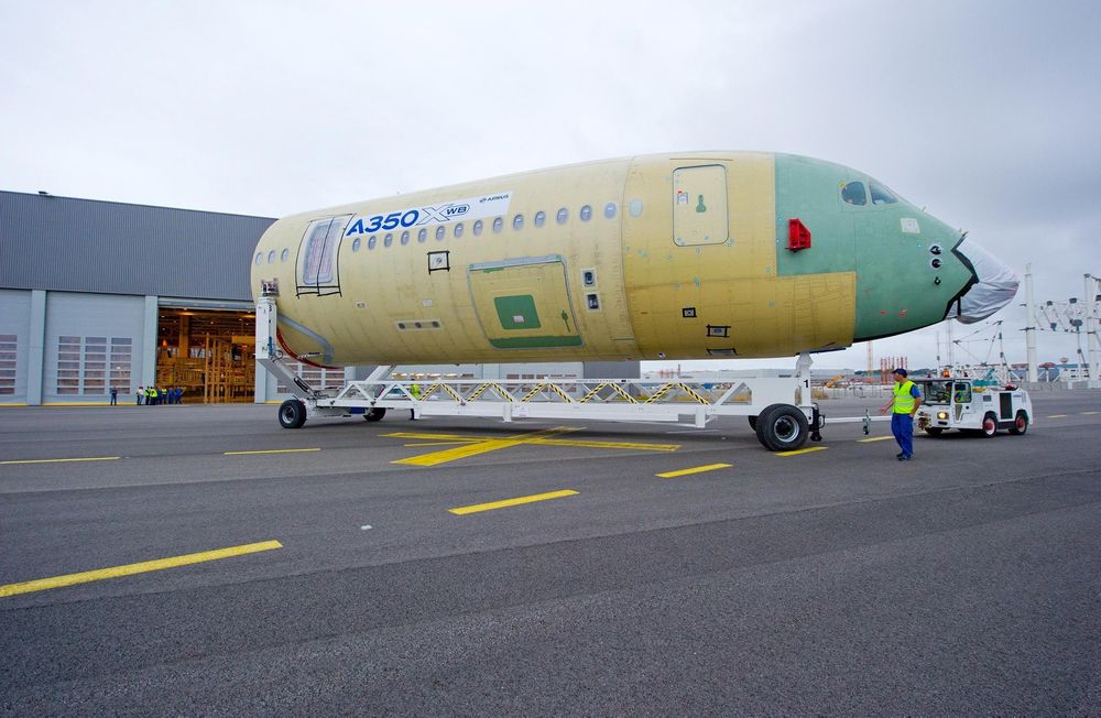 Den 21 meter lange fremre skrogdelen av A350 XWB MSN1 er nå på plass i Toulouse. 