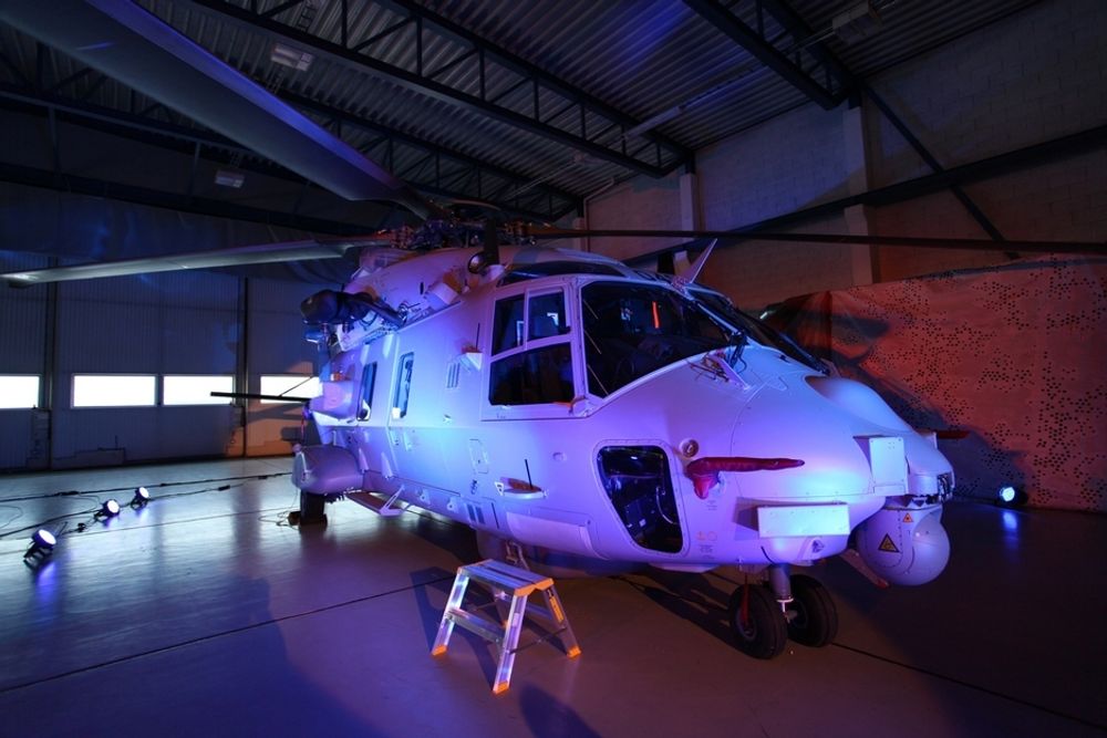 Her er det første NH90-helikopteret, som Luftforsvaret mottok tirsdag, i hangaren på Forsvarets helikopterbase på Bardufoss.